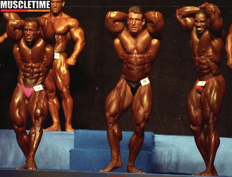 Όνομα: Shawn Ray, Dorian Yates, Flex Wheeler at 1993 Mr. Olympia.jpg Εμφανίσεις: 3268 Μέγεθος: 71,4 KB